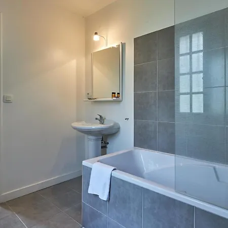 Manoir De L'ormel Omaha Bed & Breakfast