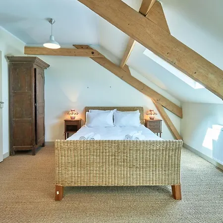 Manoir De L'ormel Omaha Bed & Breakfast