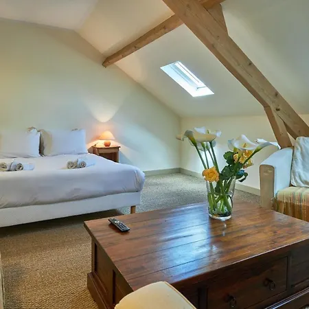 Manoir De L'ormel Omaha Bed & Breakfast